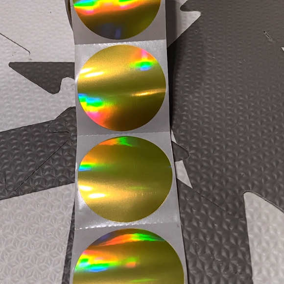 QR stickers 100 customized to your closet! - Picture 2 of 3